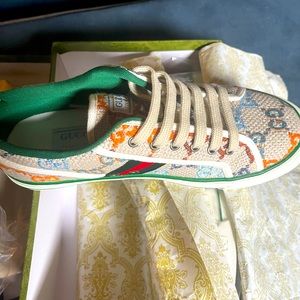 Women's GG Gucci Tennis 1977 sneaker.        Price DROP!!!